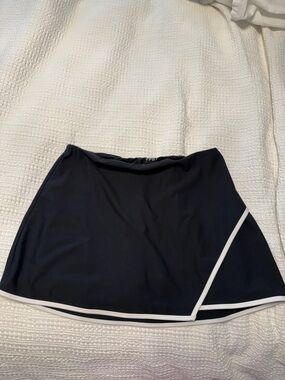 Abercrombie & Fitch: YPB Black Athletic Skort with White Trim